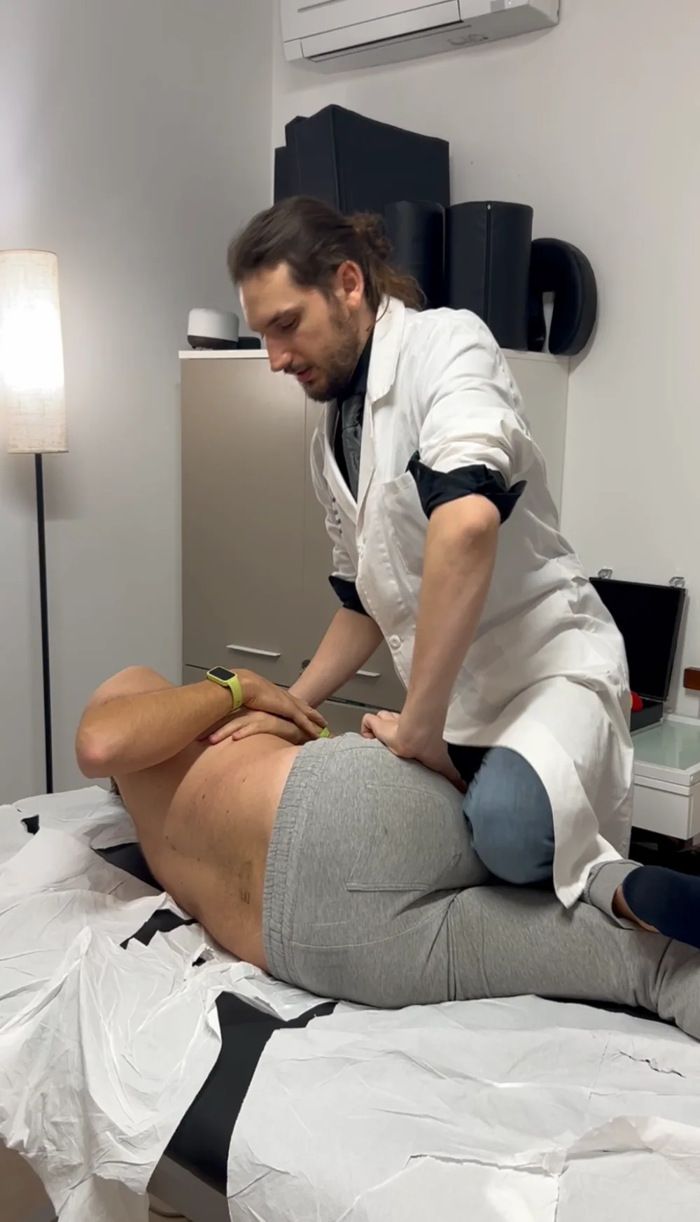 Manipolazione osteopatica con il Dott. Righetti